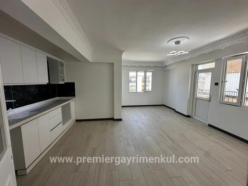 Im Çamlık, nahe am Meer, renoviertes Appartement mit Frontansicht, großes 2+1-zimmer