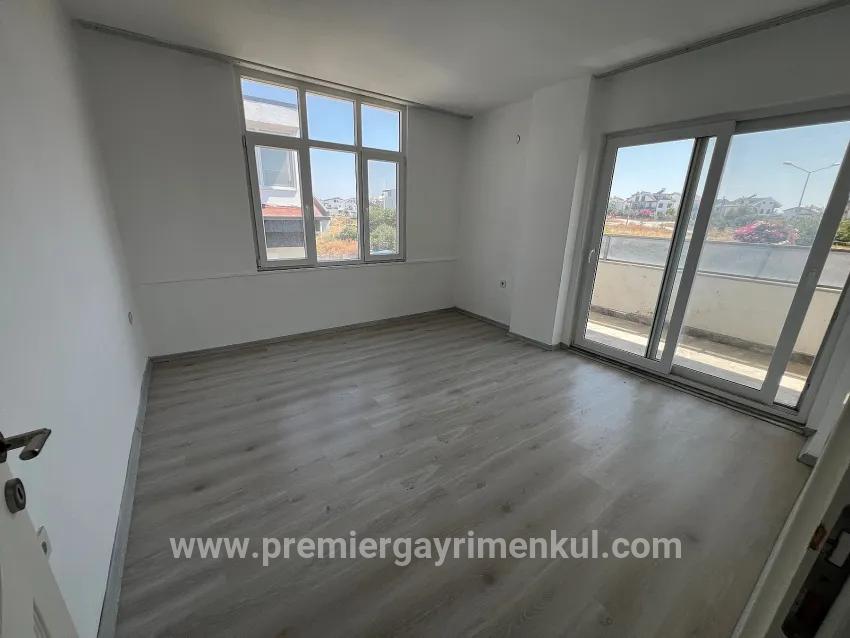 Castle Neighbourhood Close to Deize Separate Kitchen and Front Flat 2+1