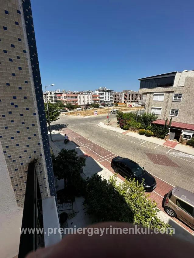 Çamlık'ta Denize Yakın Tadilatlı Ön Cephe Geniş 2+1 Daire