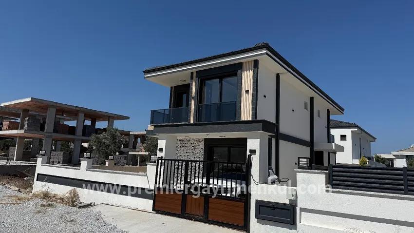 Havuzlu Denize Yakın Lüks Villa