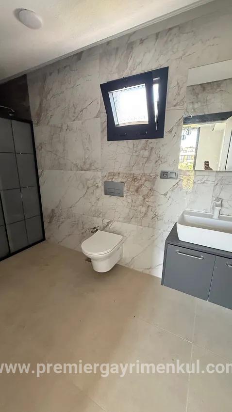 Havuzlu Denize Yakın Lüks Villa