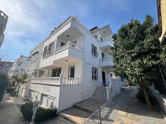 Dıdım Efeler Mahallesi Medusa 1 Sitesinde Satılık Lüks 4+1 Tripleks Villa